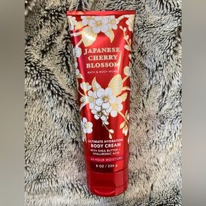 Japanese Cherry Blossom Bath & Body Works BBW Ultimate Hydration Body Cream ￼